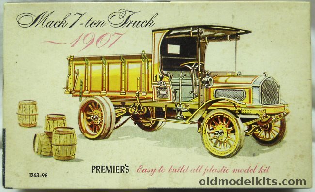Premier 1/32 1907 Mack 7 Ton Truck With Wooden Payload Barrels, 1263-98 plastic model kit